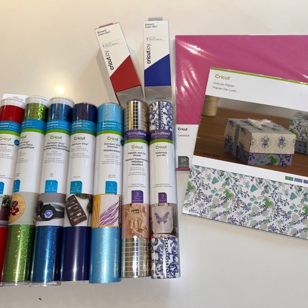 Cricut/HVT/Vinyl/Cardstocks